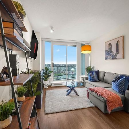 Dazzling Condo By Stadium Downtown With Free Parking Vancouver Bagian luar foto