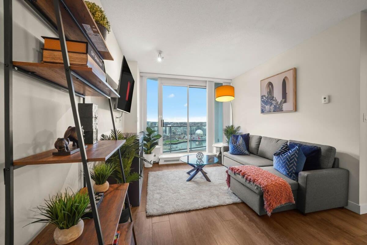 Dazzling Condo By Stadium Downtown With Free Parking Vancouver Bagian luar foto