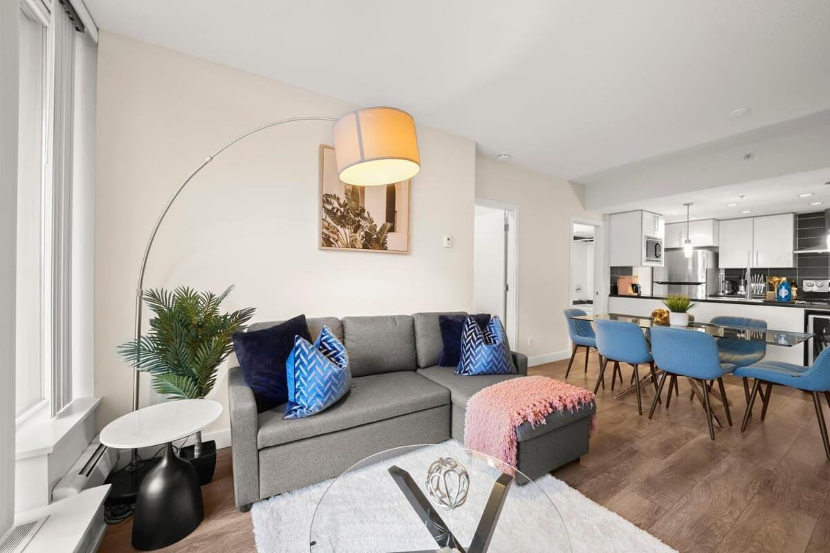 Dazzling Condo By Stadium Downtown With Free Parking Vancouver Bagian luar foto