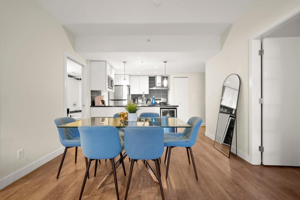 Dazzling Condo By Stadium Downtown With Free Parking Vancouver Bagian luar foto