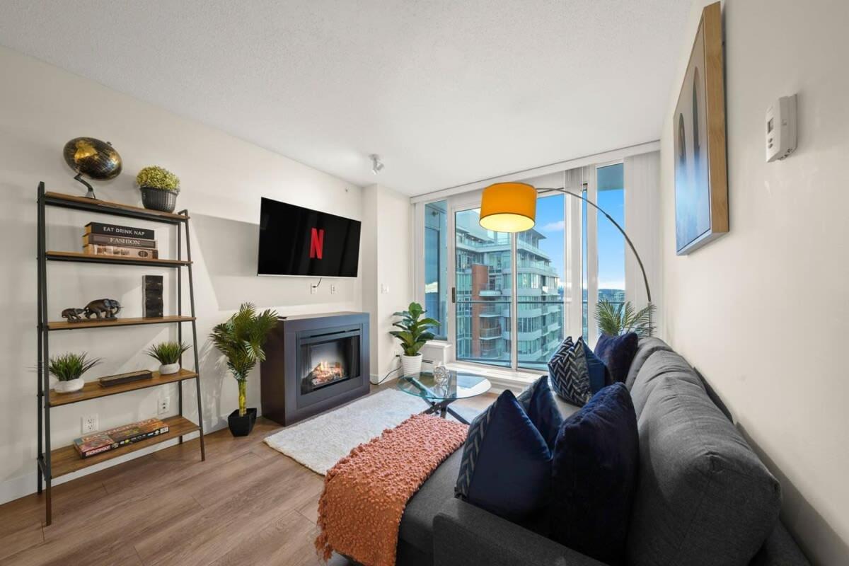 Dazzling Condo By Stadium Downtown With Free Parking Vancouver Bagian luar foto